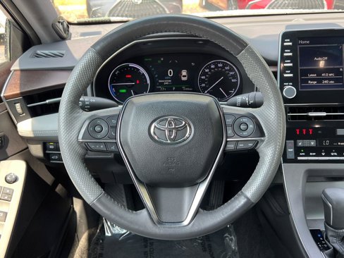 Used 2019 Toyota Avalon Limited image 24