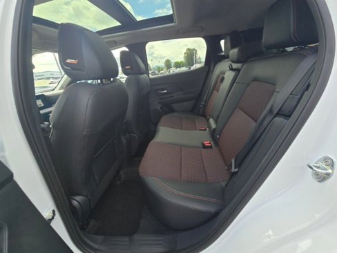 New 2025 Nissan Kicks SR w/ SR Premium Package image 17