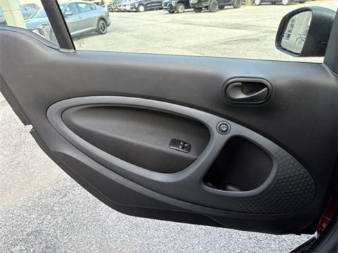 Used 2018 smart fortwo electric drive image 26