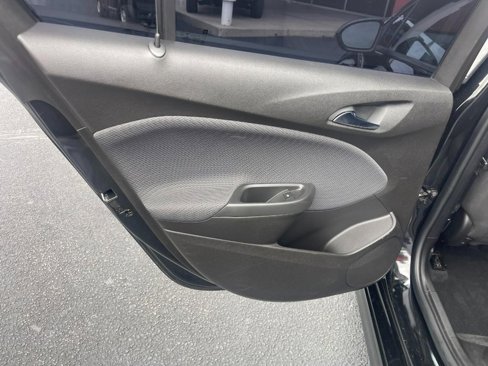 Used 2018 Chevrolet Cruze LT w/ Convenience Package image 14