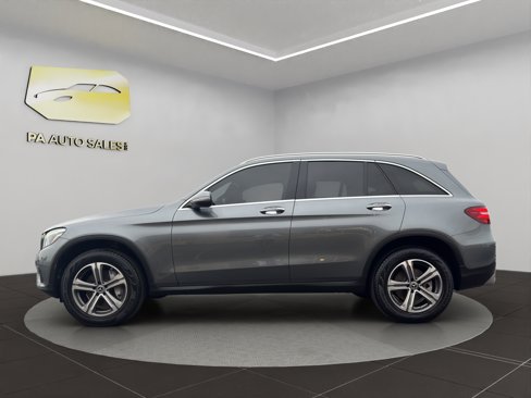 Used 2019 Mercedes-Benz GLC 300 4MATIC image 4