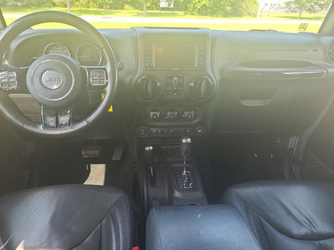 Used 2015 Jeep Wrangler Unlimited Sahara image 26