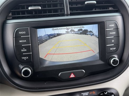 Used 2020 Kia Soul LX image 17