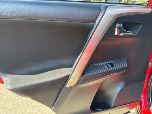 Used 2015 Toyota RAV4 XLE image 16