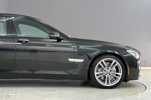 Used 2015 BMW 750i image 35