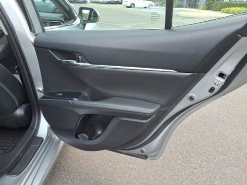 Used 2019 Toyota Camry XLE image 14