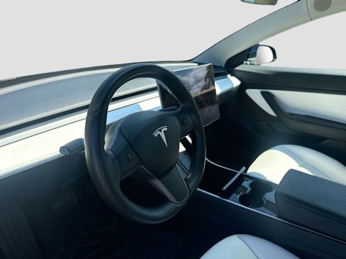 Used 2019 Tesla Model 3 image 9