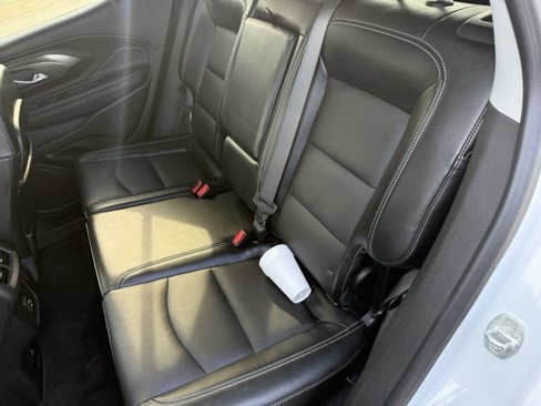 Used 2023 GMC Terrain SLT image 18
