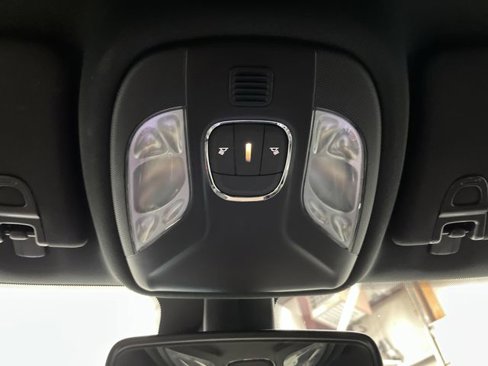 Used 2022 Jeep Compass Altitude image 23