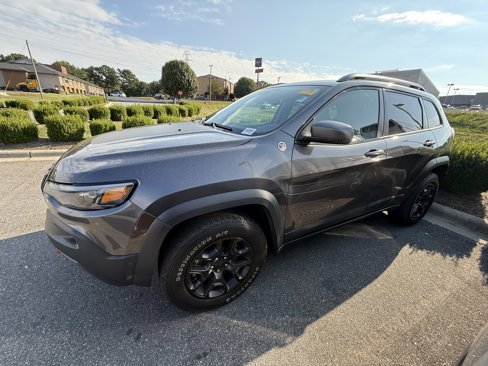 Used 2019 Jeep Cherokee Trailhawk image 6