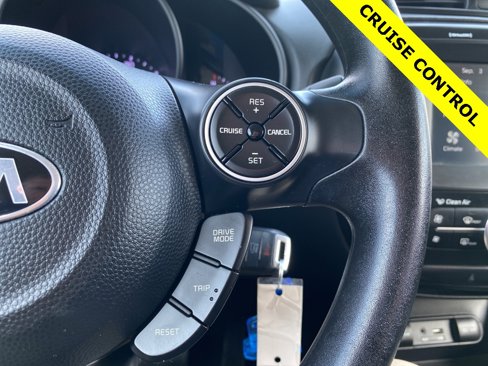 Used 2018 Kia Soul + image 11