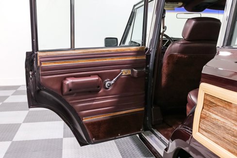 Used 1989 Jeep Grand Wagoneer image 15