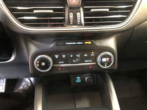 Certified 2020 Ford Escape SE image 18