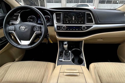 Used 2016 Toyota Highlander Plus image 12