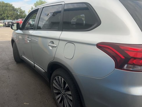 Used 2020 Mitsubishi Outlander SE image 5