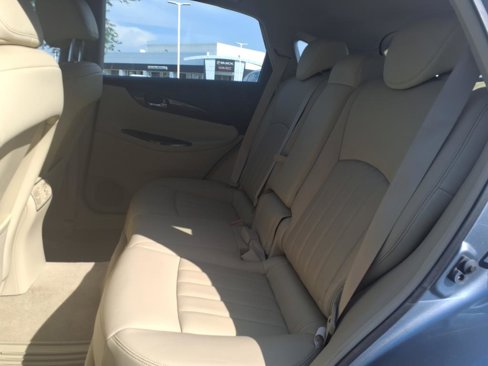 Used 2017 INFINITI QX50 AWD image 10
