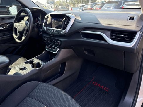 Used 2023 GMC Terrain SLE w/ Elevation Edition image 17
