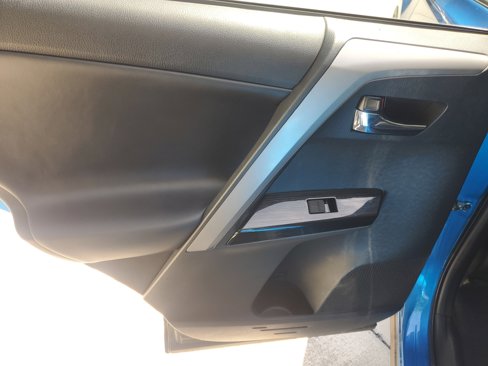 Used 2018 Toyota RAV4 Limited image 16