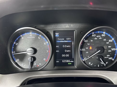 Used 2018 Toyota RAV4 XLE image 27