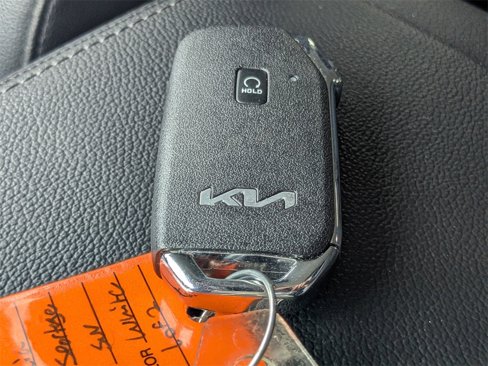 Used 2025 Kia Sportage EX image 31