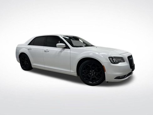Used 2019 Chrysler 300 S image 38