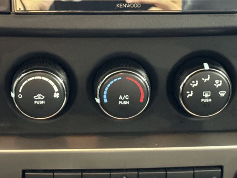 Used 2012 Jeep Liberty Sport image 19