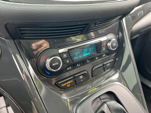 Used 2015 Ford Escape Titanium image 33