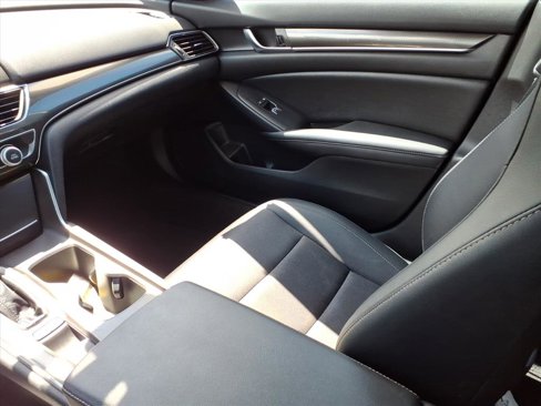 Used 2019 Honda Accord Sport image 19