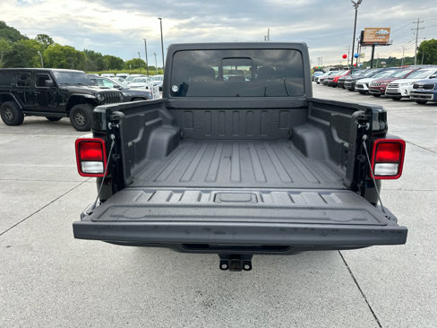 Used 2022 Jeep Gladiator Sport image 9