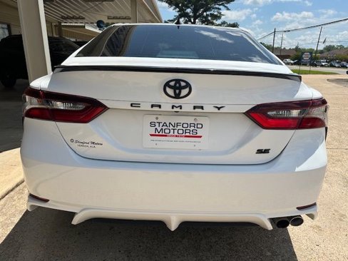 Used 2021 Toyota Camry SE w/ Convenience Package image 7