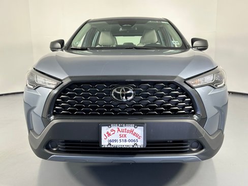 Used 2023 Toyota Corolla Cross L image 2