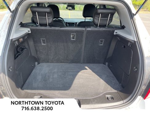 Used 2020 Chevrolet Trax LT w/ LT Convenience Package image 12