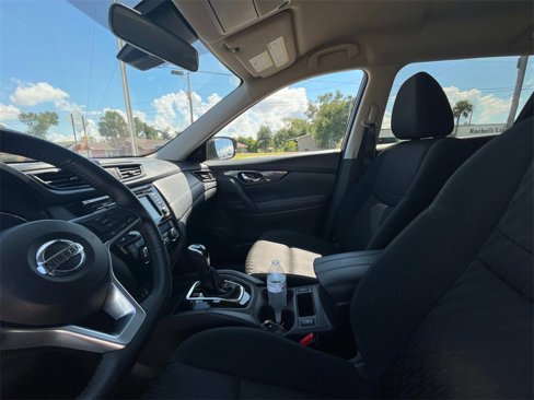 Used 2019 Nissan Rogue SV image 10