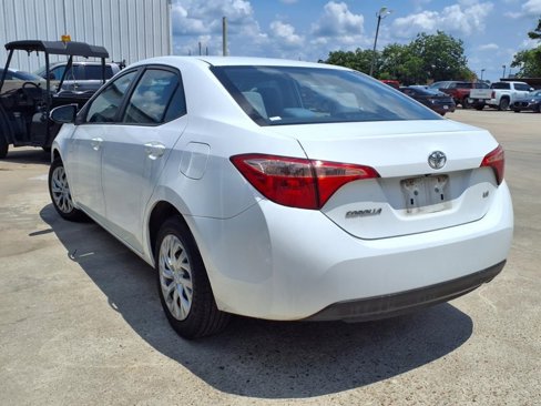 Used 2019 Toyota Corolla LE image 2