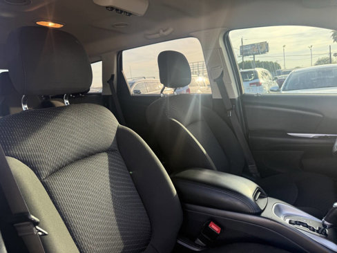 Used 2019 Dodge Journey SE image 26