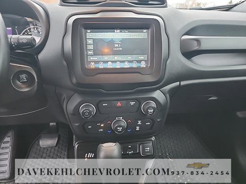 Used 2020 Jeep Renegade Latitude w/ Cold Weather Group image 12