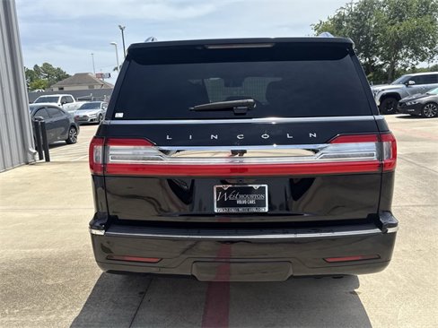 Used 2018 Lincoln Navigator Select image 6