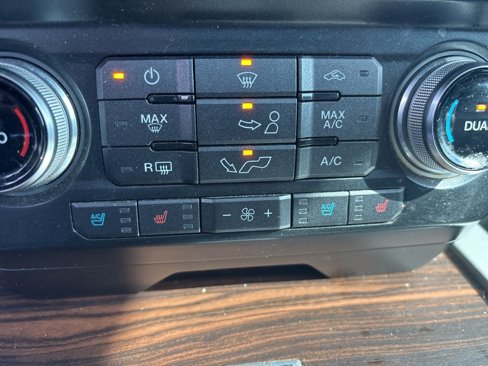 Used 2016 Ford F150 Lariat w/ Equipment Group 502A Luxury image 18