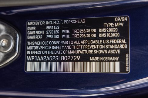 Certified 2025 Porsche Macan image 30