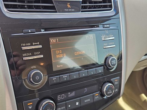 Used 2014 Nissan Altima 2.5 SV image 17