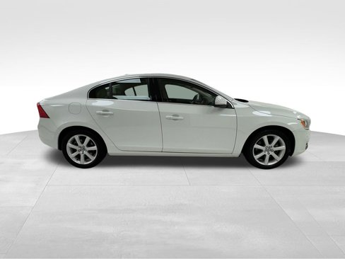 Used 2016 Volvo S60 T5 Premier image 5