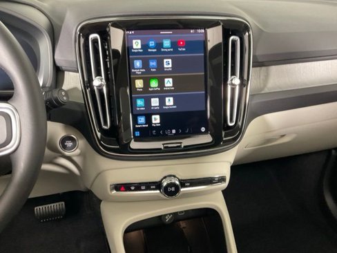 New 2025 Volvo XC40 B5 Plus w/ Protection Package Premier image 21