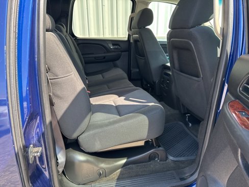 Used 2013 Chevrolet Avalanche LS image 29