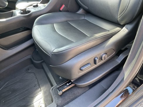Used 2022 GMC Terrain SLT w/ Infotainment Package II image 20