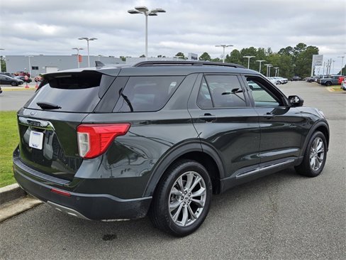 Used 2022 Ford Explorer XLT w/ Equipment Group 202A image 12