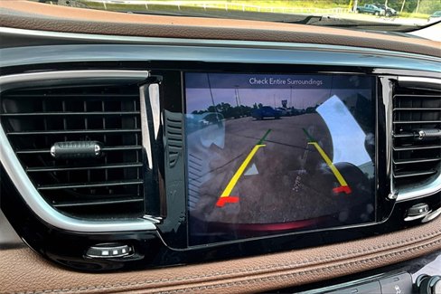 Used 2018 Chrysler Pacifica Limited image 14