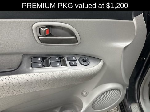 Used 2007 Kia Rondo EX w/ Premium Pkg image 3