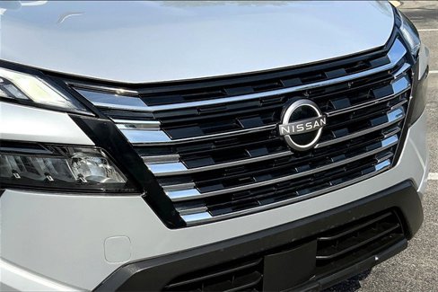 Used 2024 Nissan Rogue S image 28