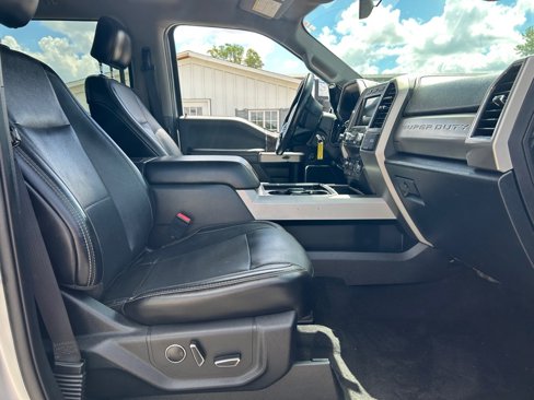 Used 2019 Ford F250 Lariat w/ Chrome Package image 11