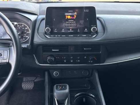 Used 2023 Nissan Rogue S image 23